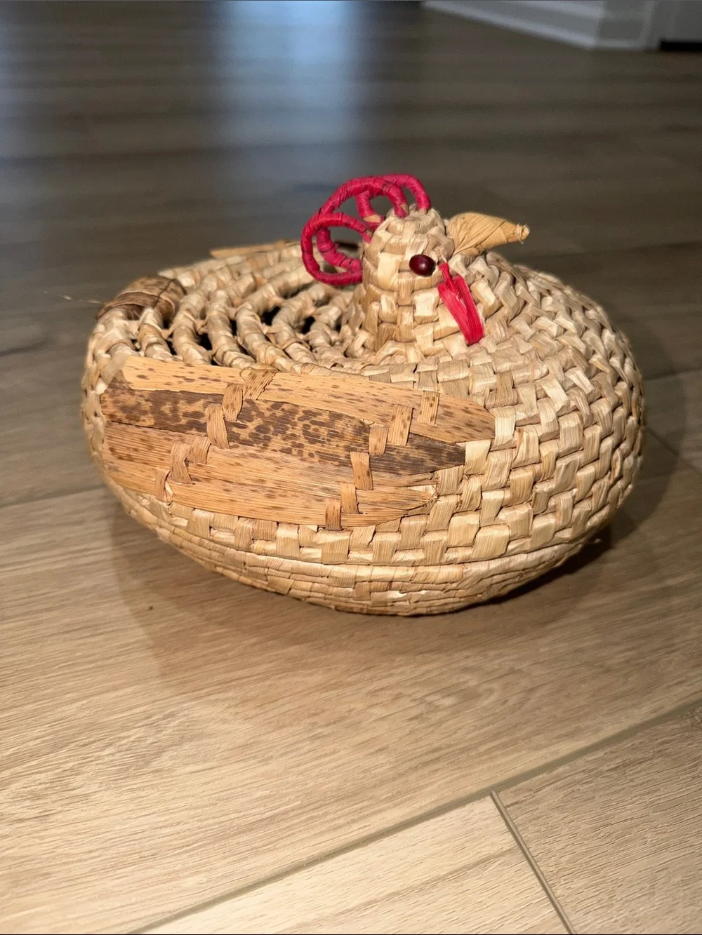 vintage Avon Gift Collection Mother Hen wicker lidded basket Cottagecore